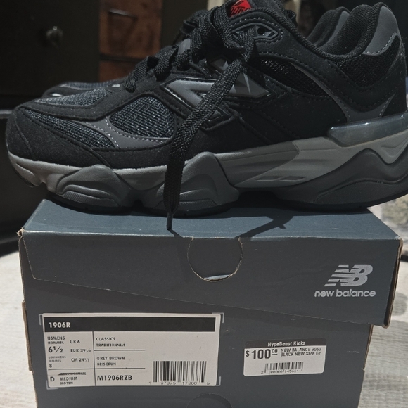 New Balance 9060 - Picture 5 of 7